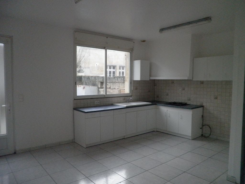 louer - T3 3 pièces - CASTILLON LA BATAILLE - 33350