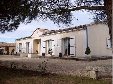 vente - Maison de plain pied 5 pièces - ABZAC - 33230