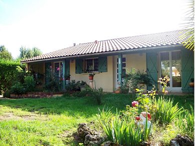 vente - Maison de plain pied 4 pièces - ST DENIS DE PILE - 33910